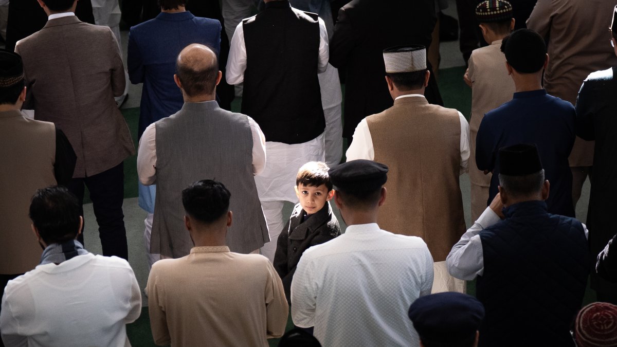 Muslims pray at a mosque in Morden, south-west London, U.K, March 30, 2025. (Getty Images)