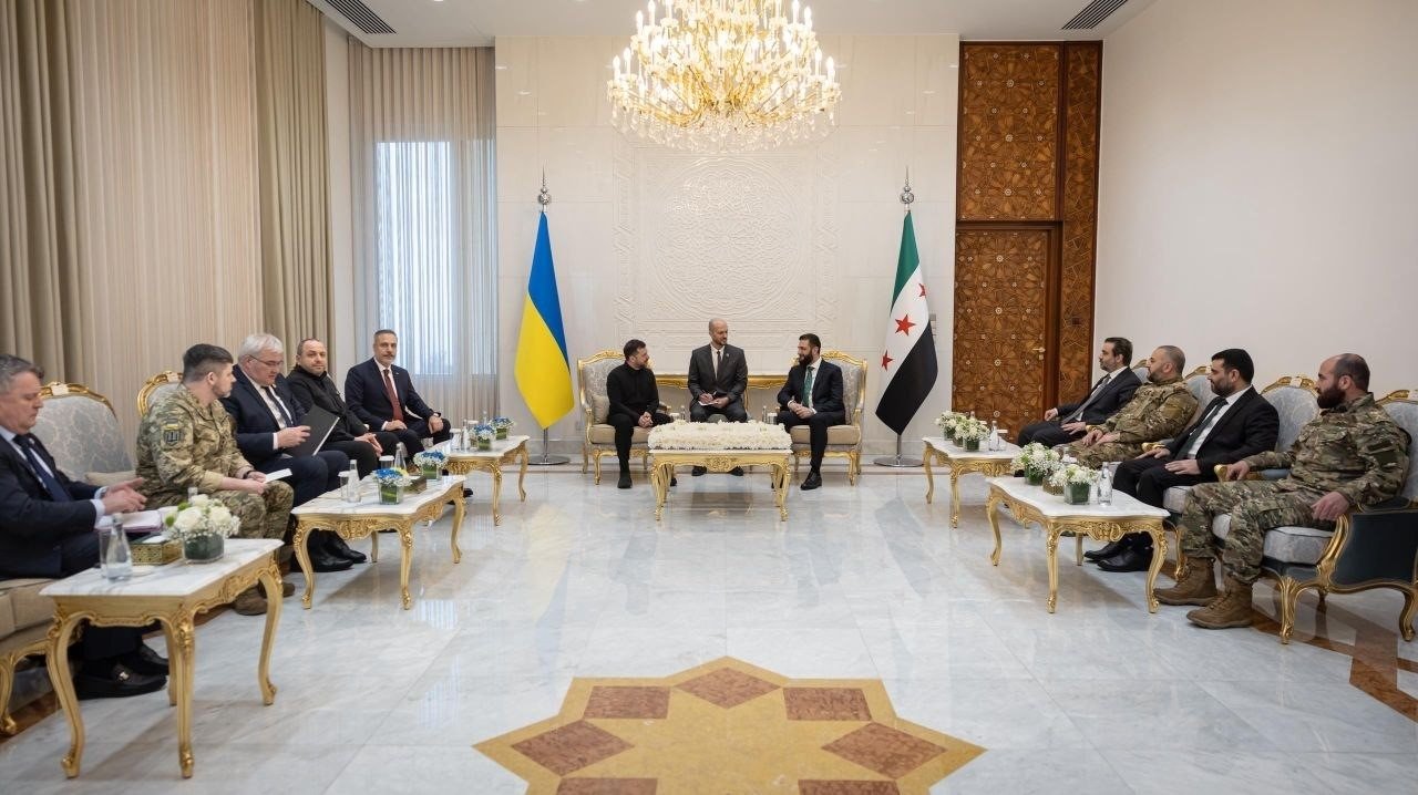 Syrian President Ahmed al-Sharaa (R) meets with Ukrainian President Volodymyr Zelenskyy during an official visit, Damascus, Syria, April 5, 2026. (IHA Photo)