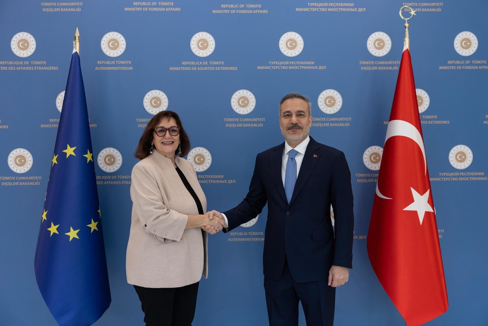 Foreign Minister Hakan Fidan and European Commissioner for the Mediterranean Dubravka Suica shake hands as they meet in Ankara, May 6, 2026. (DHA Photo)